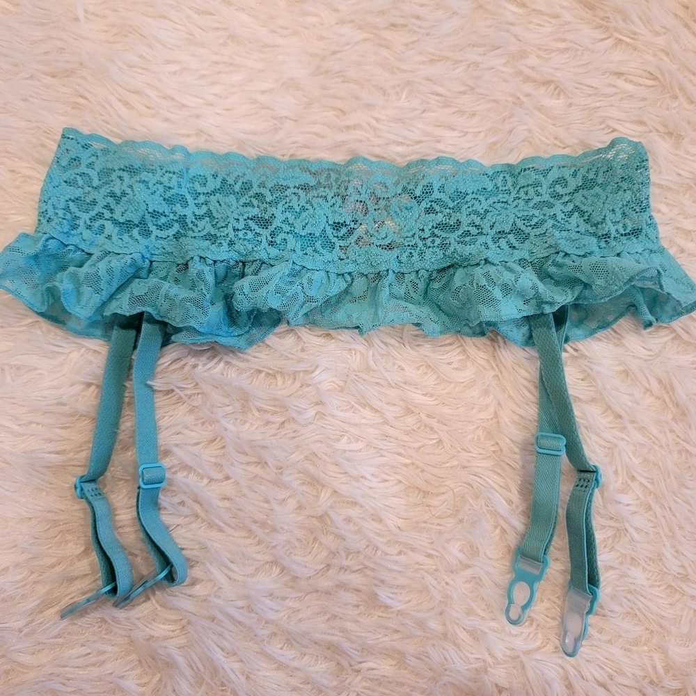 NWOT Victoria's Secret Garter size XS
